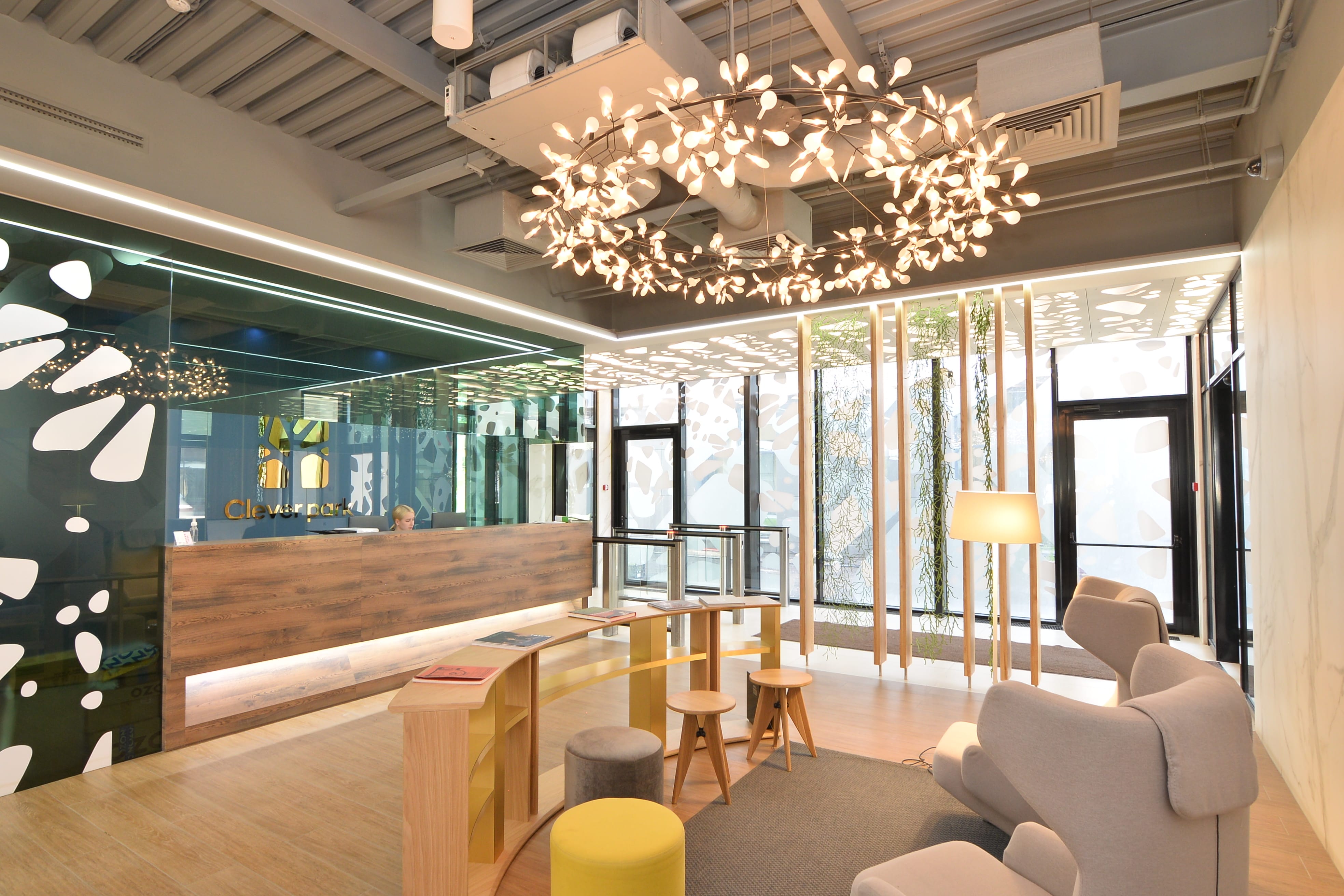 Бц clever park екатеринбург. Ткачей 23. Клевер парк екатеринбург жилой комплекс. Бц клевер парк екатеринбург. X-fit клевер екатеринбург.